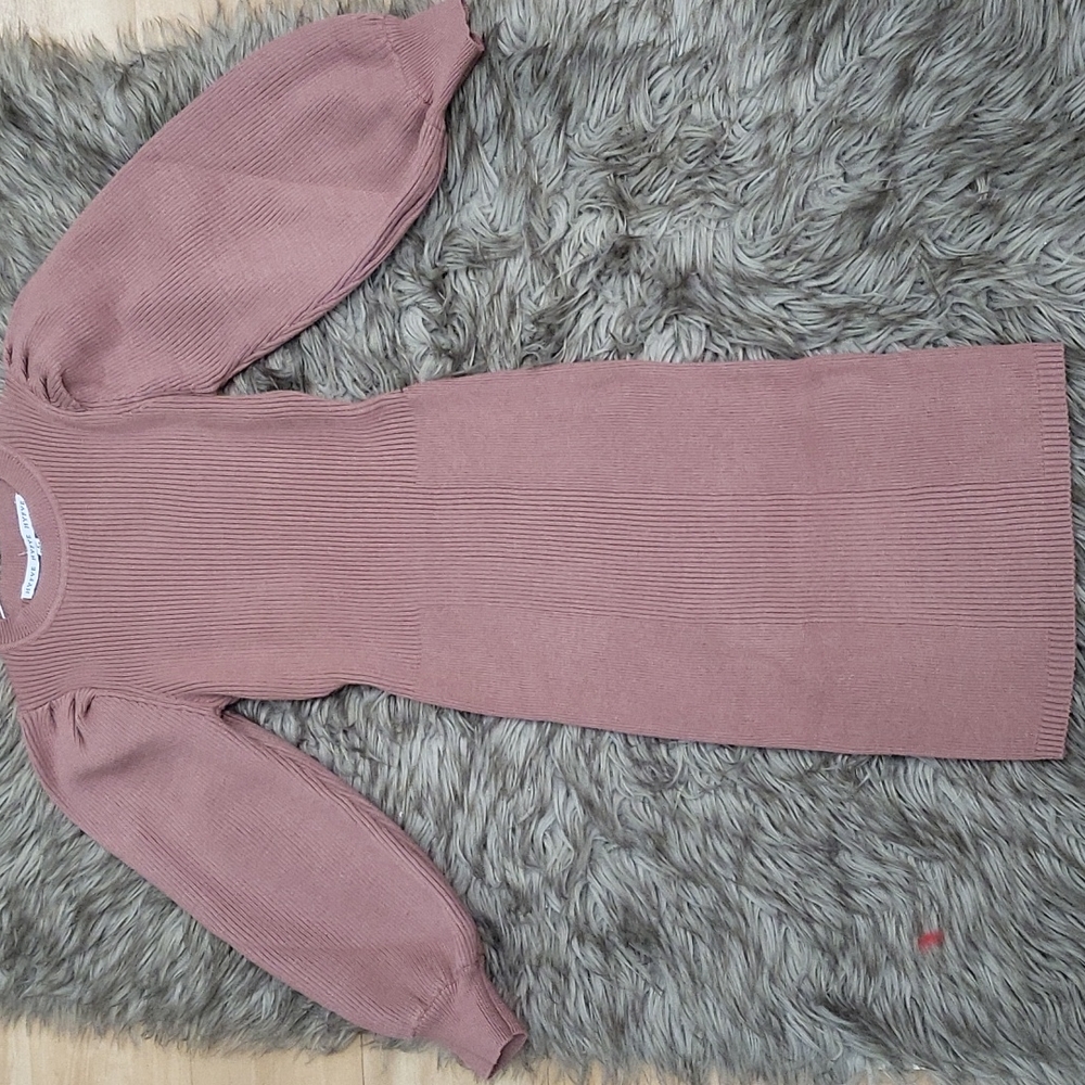 Dress  in Mauve, fits beautiful in the body